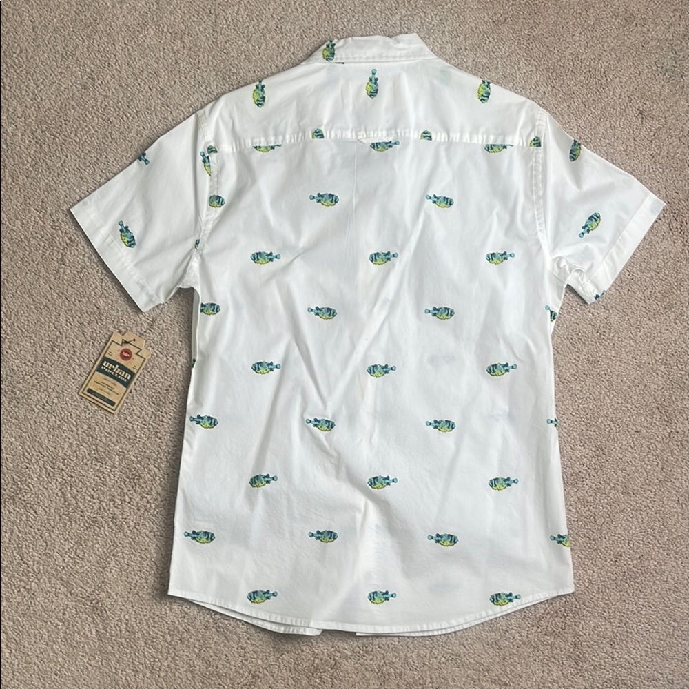 Nwt Urban Pipeline Green And White Casual Shirt With Tropical Pattern — image 5 of 5